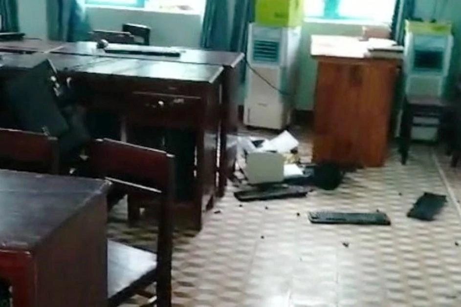 Cả bốn em đập phá có hoàn cảnh khó khăn, cha mẹ đỗ vỡ hôn nhân. Ảnh: TN