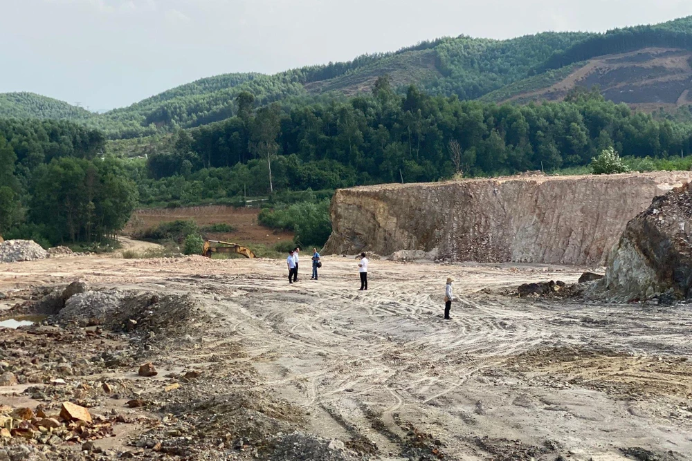 Công ty TNHH Lý Tuấn có nhiều hành vi vi phạm trong hoạt động khai thác khoáng sản tại mỏ đất Dông Cây Dừa. Ảnh: TN