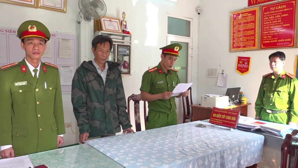 Nguyễn Minh Ngọc tại công an. Ảnh: CA