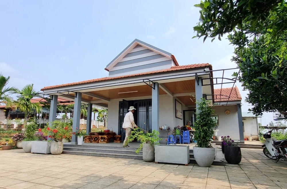 Ngôi nhà bên trong 'trang trại kiểu mẫu' của ông Lê Văn Ninh. Ảnh: TN