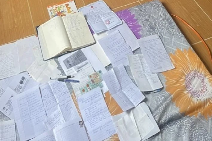 Công an thu giữ tang vật liên quan. Ảnh: CA