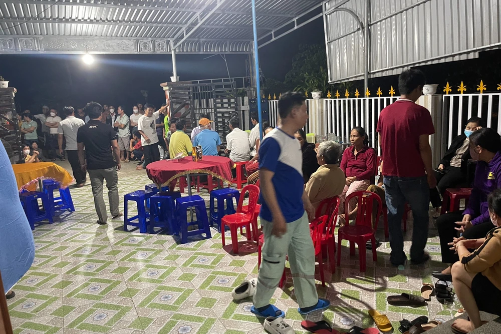 Gia đình tổ chức lo hậu sự cho các em. Gia đình tổ chức lo hậu sự cho các em.