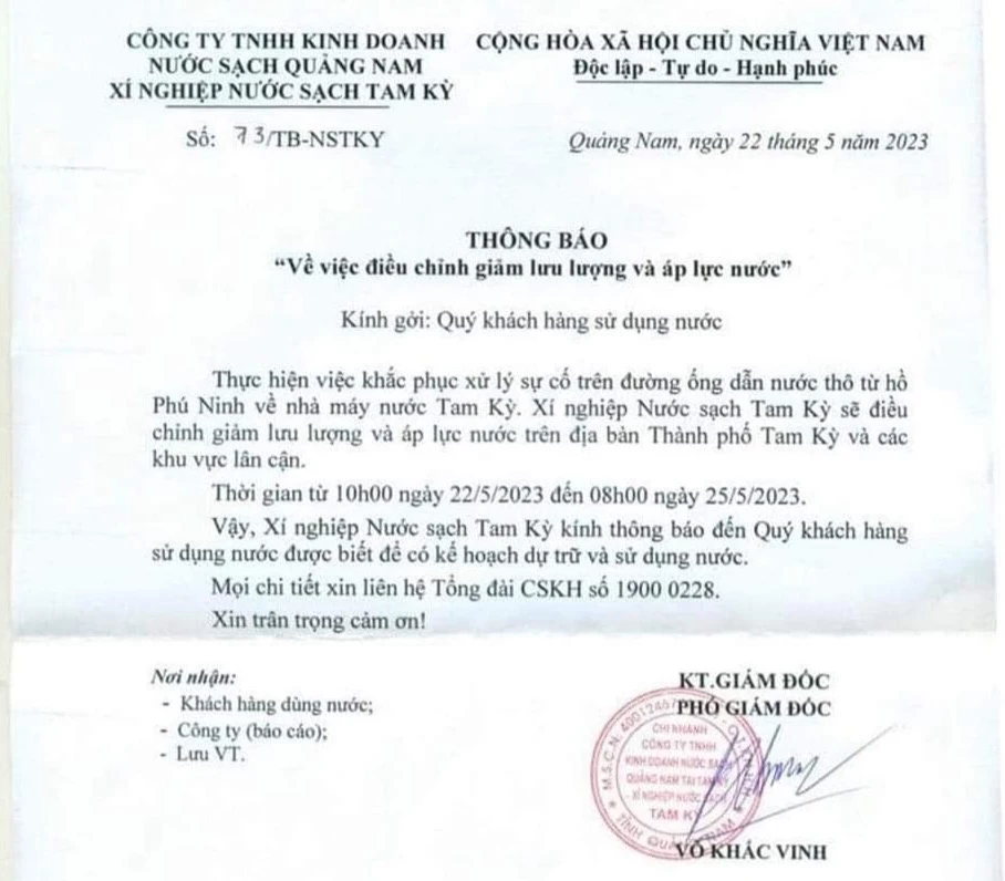Thông báo của Xí nghiệp nước Tam Kỳ. Ảnh: TN