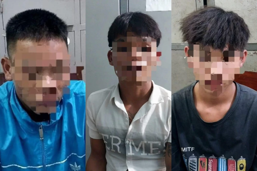 Công an bắt giữ Phương cùng hai người khác vì đâm bạn nhậu tử vong. Ảnh: CA