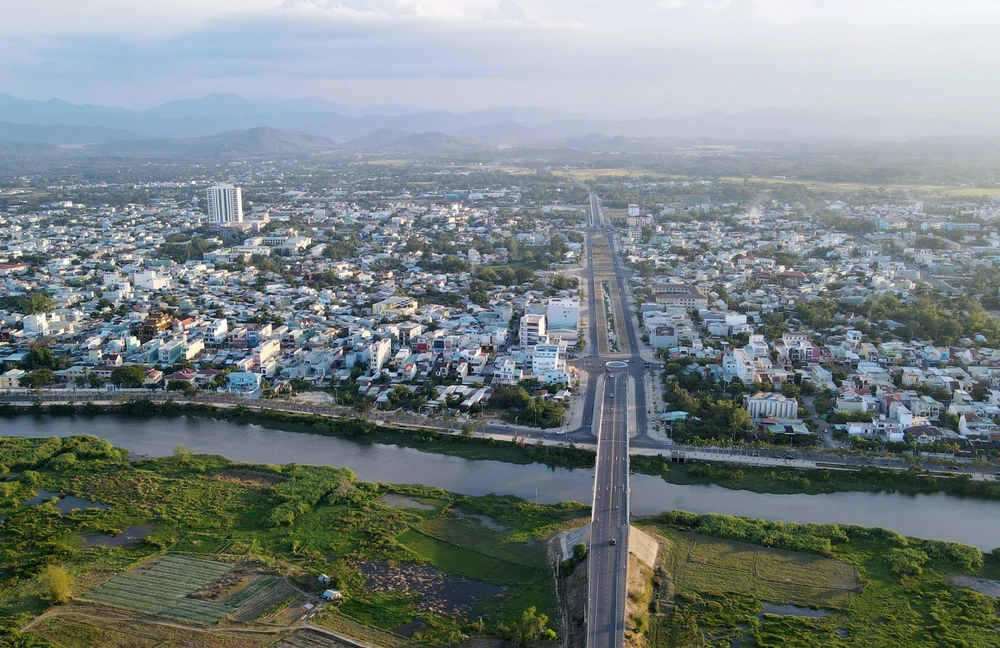 Một góc TP Tam Kỳ nhìn từ trên cao. Ảnh: TN