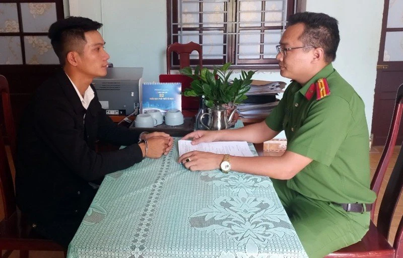 Nam shipper bị bắt giam về tội tham ô tài sản