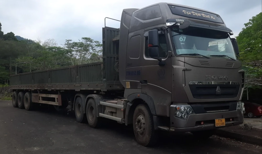 CSGT phát hiện tài xế bị tước giấy phép vẫn lái xe, còn vi phạm lỗi chạy quá tốc độ. Ảnh: CA