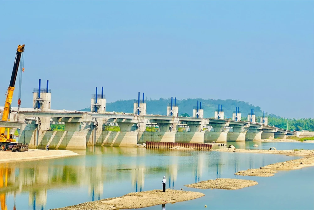 Báo cáo thẩm định dự án xử lý nước cho TP Quảng Ngãi chưa tính toán kĩ chuyện đưa đập dâng hạ lưu sông Trà Khúc vào vận hành. Ảnh: TN