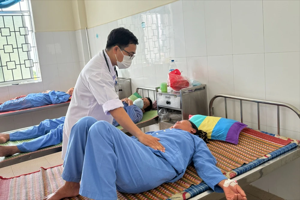 Năm người trong một gia đình ở đảo Lý Sơn bị ngộ độc do ăn cá nóc. Ảnh: TN