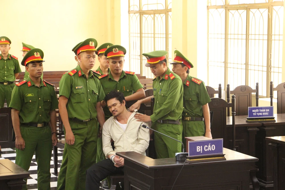 Mua 5 bánh hê-rô-in về để bán, bị cáo Ninh bị tuyên án tử hình. Ảnh: TN