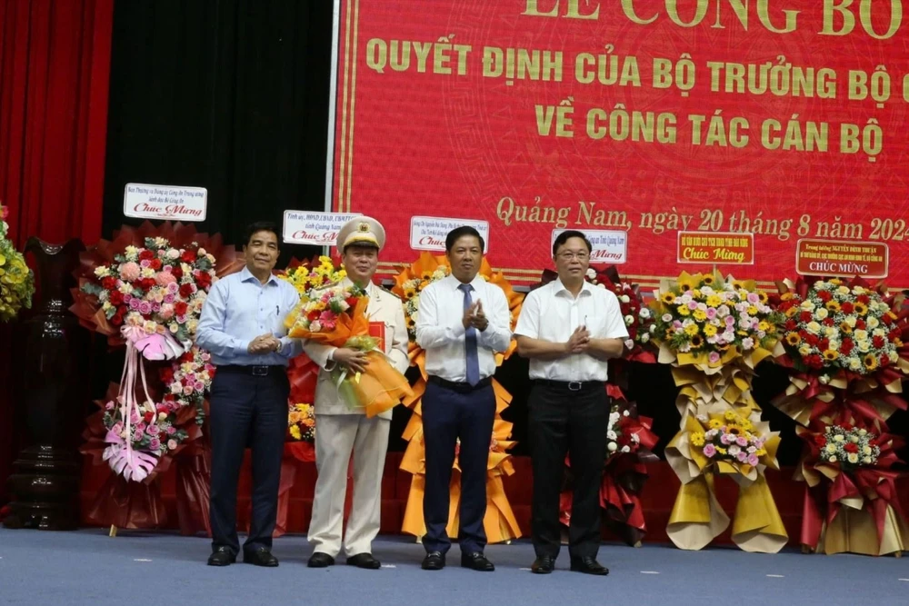Bo-cong-an-cong-bo-quyet-dinh-bo-nhiem-giam-doc-cong-an-tinh-Quang-Nam-1.jpeg