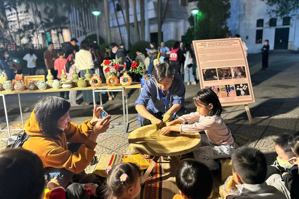 TP Hội An đang thí điểm mô hình lưu trú trải nghiệm cùng cư dân phố cổ, yêu cầu các hộ dân đáp ứng tiêu chí gia đình văn hoá. Ảnh: TP Hội An.