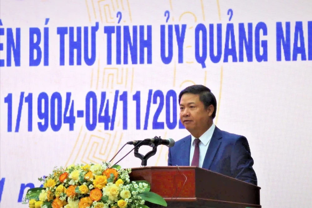 Theo Bí thư Tỉnh uỷ Quảng Nam, Đồng chí Nguyễn Trác - người chiến sĩ cộng sản, người con kiên trung của đất Quảng Nam. Ảnh: TN