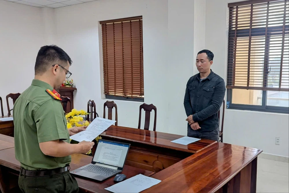 Nghị từ Hàn Quốc về nước đầu thú, 1 vụ án được phục hồi điều tra. Ảnh: CA