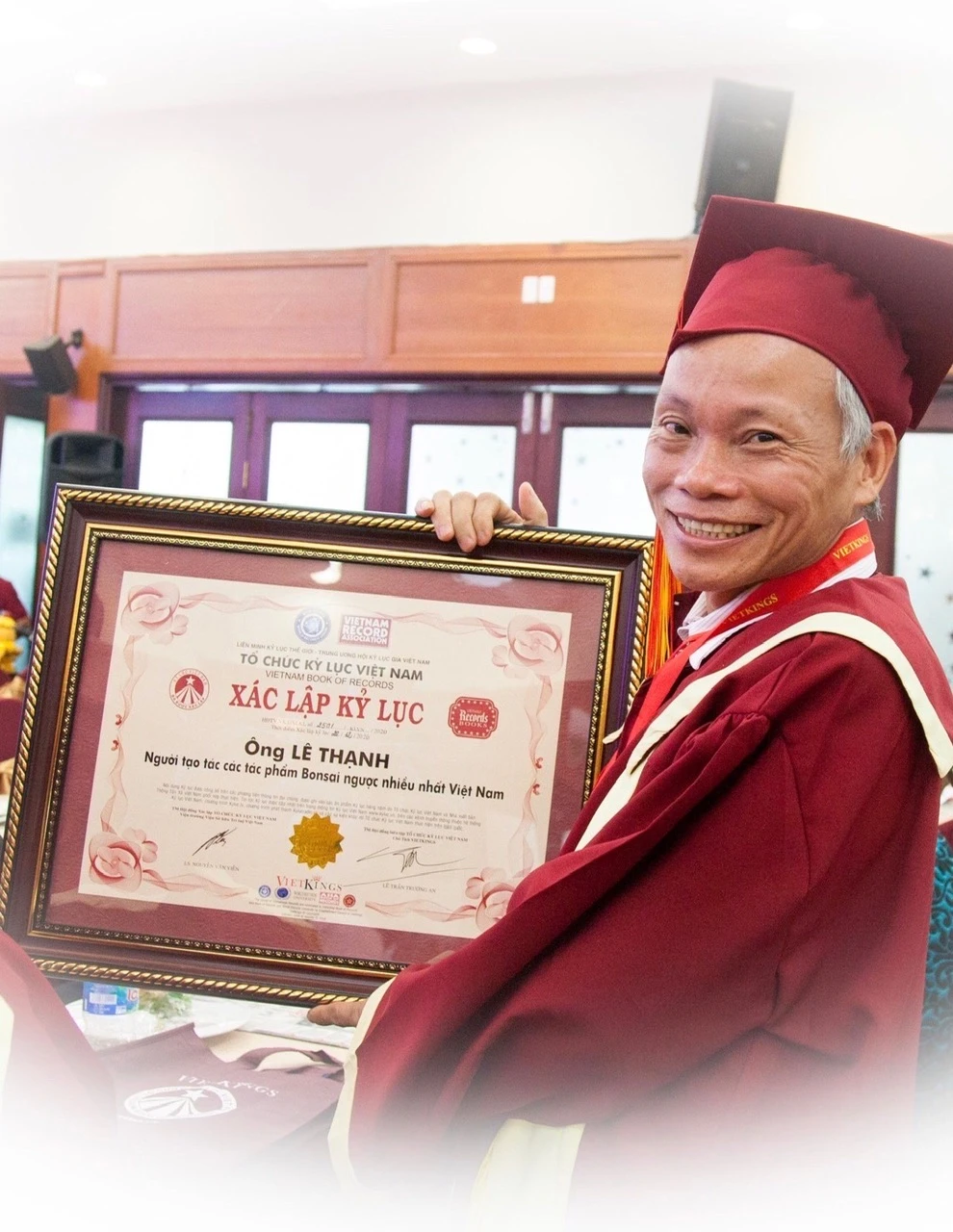 di-nhan-xu-Quang-voi-gian-bonsai-nguoc-nuc-tieng-42.jpeg