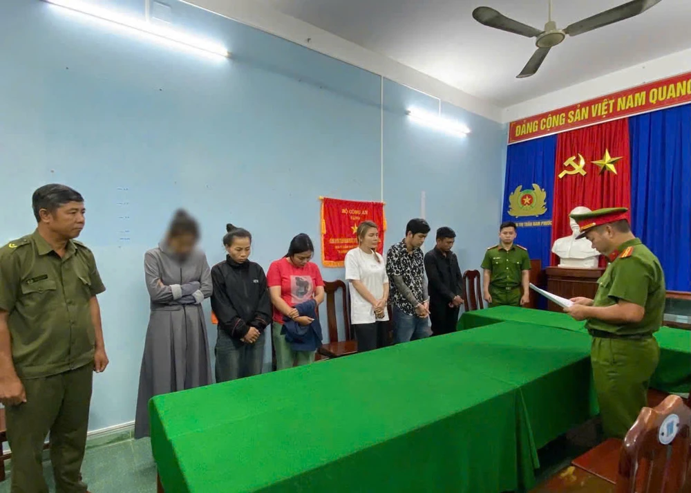 Từ nhóm sử dụng, công an bắt thêm nữ quái bán ma tuý