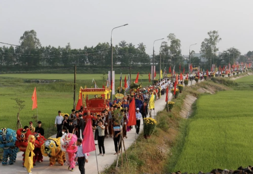 Di sản văn hoá phi vật thể Lễ hội Bà Chiêm Sơn được tổ chức mùng 10 đến 12 tháng Giêng Âm lịch hàng năm.