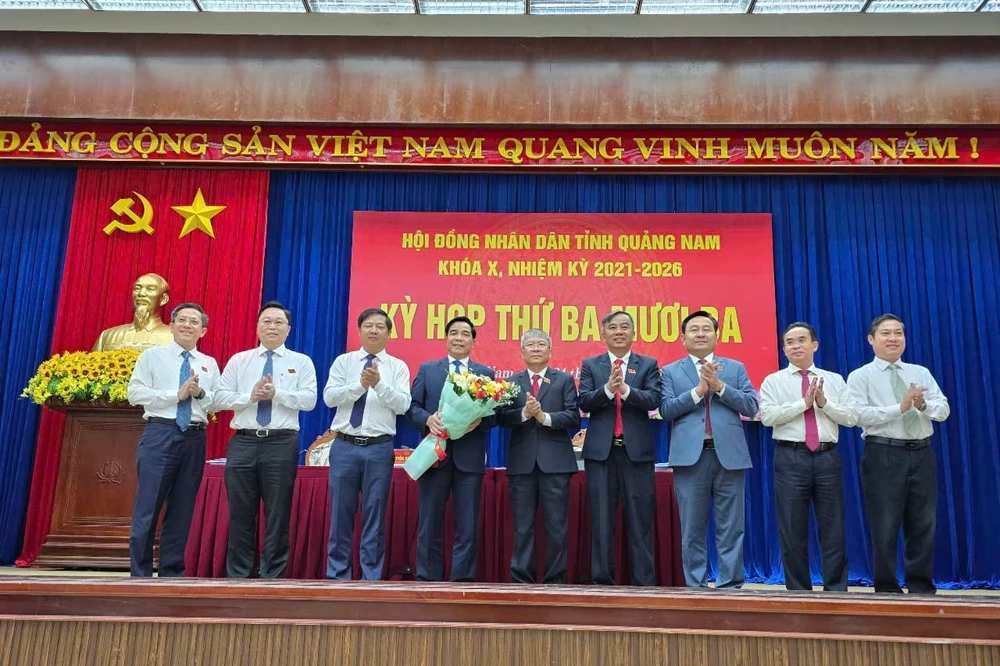 chu-tich-ubnd-tinh-quang-nam-le-van-dung-3.jpeg