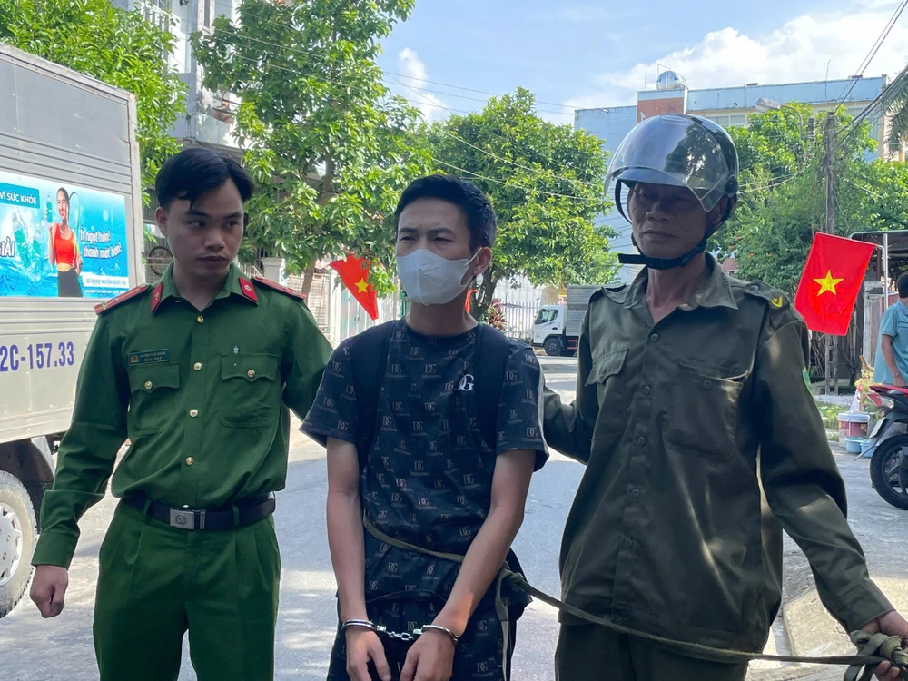 Nghi phạm trộm hàng loạt xe máy sa lưới Công an TP Đà Nẵng. Ảnh: CA