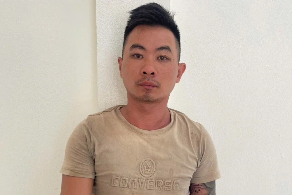 Trần Tấn An phục sẳn ở nhà vệ sinh, kề giao cướp tiền nữ gia chủ lúc rạng sáng. Ảnh: CA