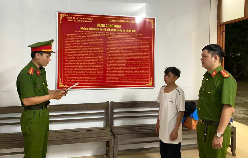 Sau buổi ăn nhậu, Hiệp hiếp dâm nữ chủ nhà say xỉn. Ảnh: CA