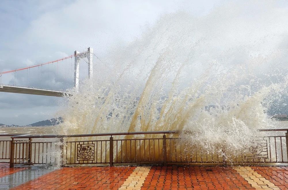 Sở GD-ĐT TP Đà Nẵng yêu cầu các xã, phường chủ động cho học sinh nghỉ học khi thời tiết nguy hiểm. Ảnh: TV