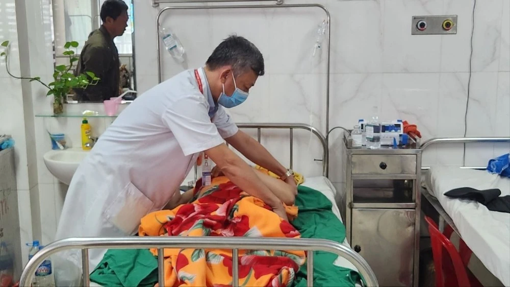 té xuống giếng.jpg