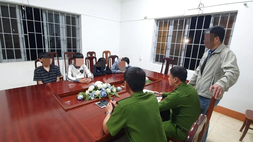 trộm cắp tài sản.jpg