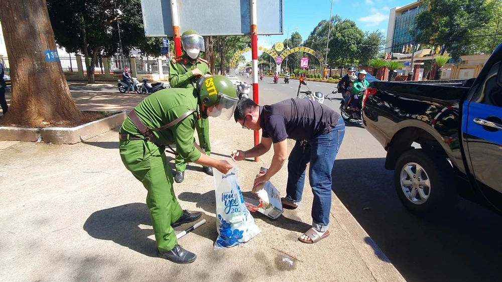 trộm một thùng bia.jpg