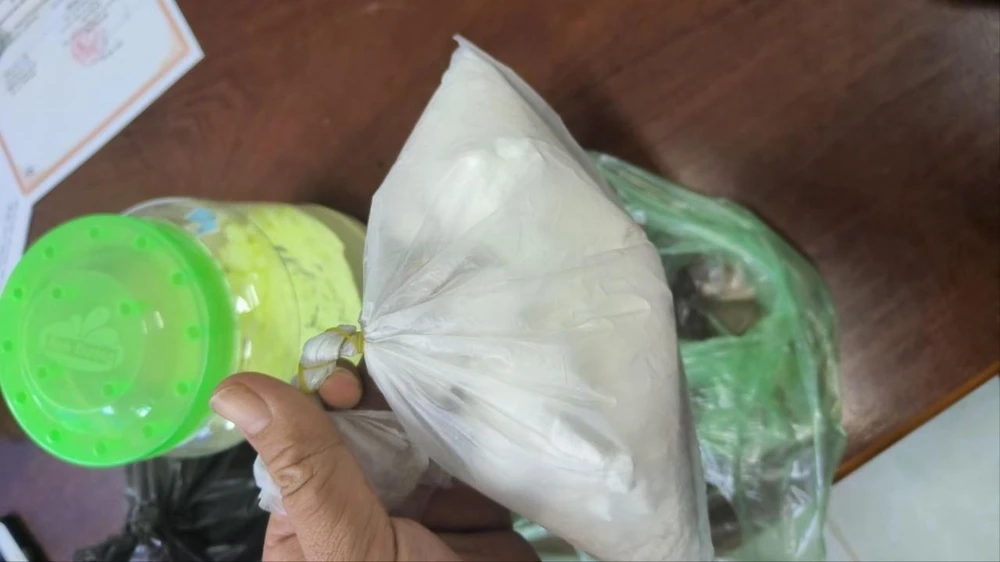 Con đặt mua chất chế tạo pháo, cha yêu cầu xử lý nghiêm