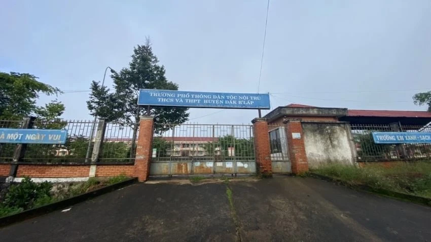 hiệu trưởng 2.jpg