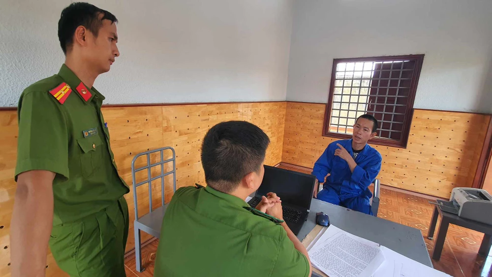 ĐÁNH BẠN NHẬU.jpg