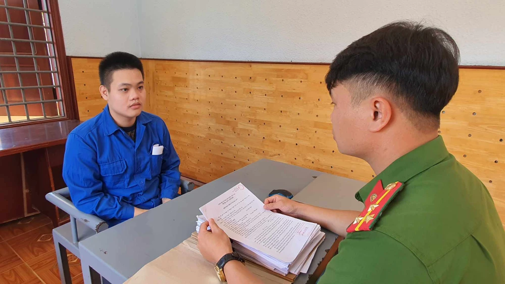 bắn sáu viên đạn.jpg