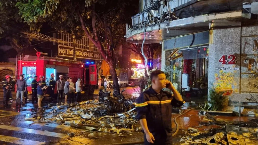 cháy quán karaoke.jpg