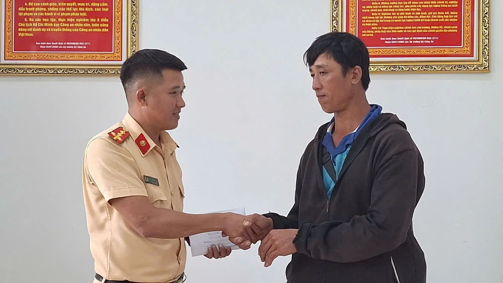 CẢNH SÁT GIAO THÔNG.jpg