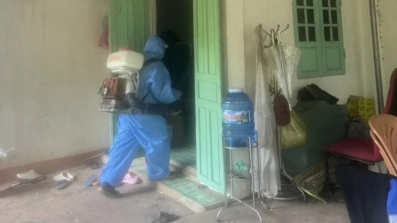 SỐT XUẤT HUYẾT.jpg