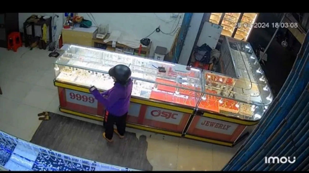 một phụ nữ 1.jpg