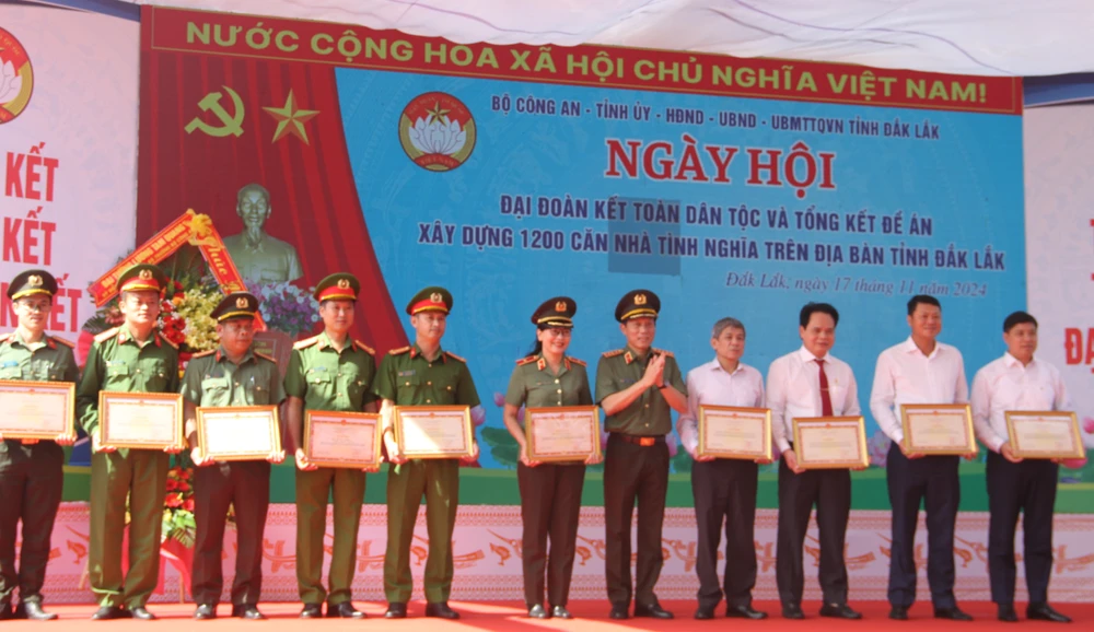 Lương Tam Quang 2.JPG