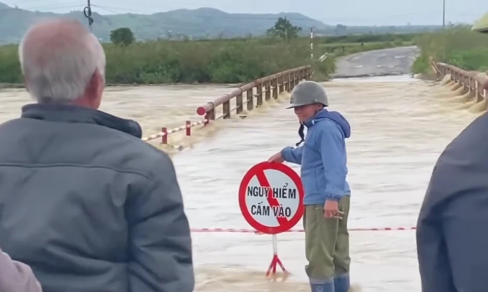 cầu Thống Nhất.jpg