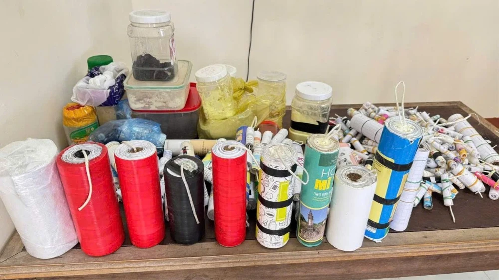 tự chế pháo nổ 1.jpg