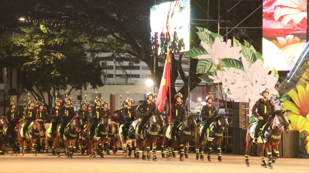 biểu diễn kỵ binh 2 - Copy.jpg