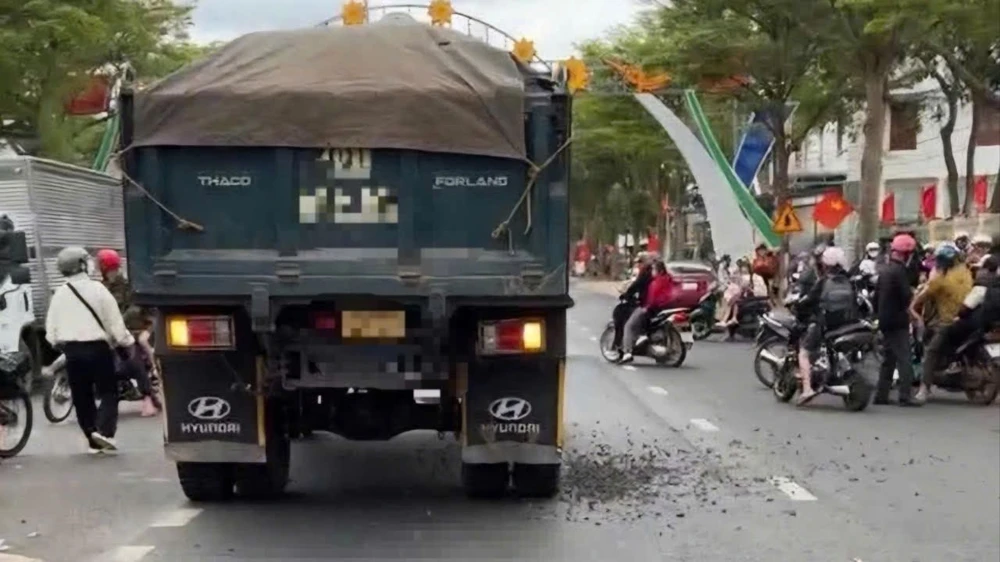 đi bộ qua đường.jpg