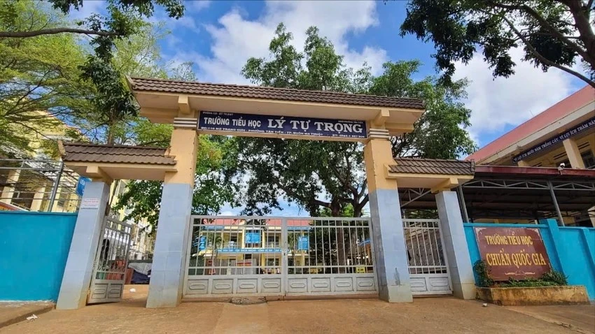 Bạo hành học sinh