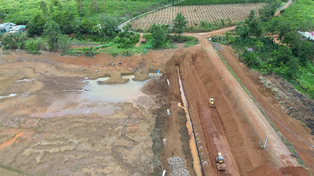 hồ chứa nước 10.jpg