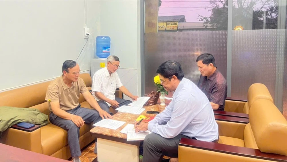 hủy hoại rừng 1.jpg