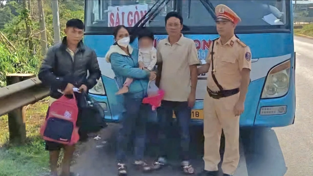 vợ chồng trẻ.jpg