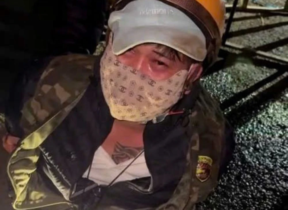 xịt hơi cay 1.jpg