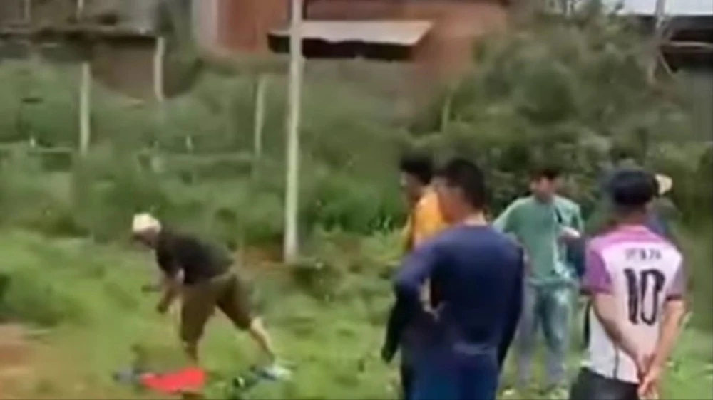 ao chứa nước.jpg