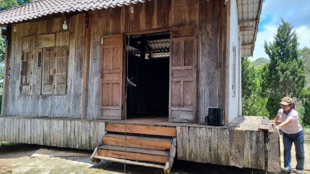 nhà tự xoay 2.jpg