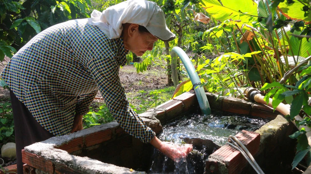 giếng tự phun trào 1.jpg